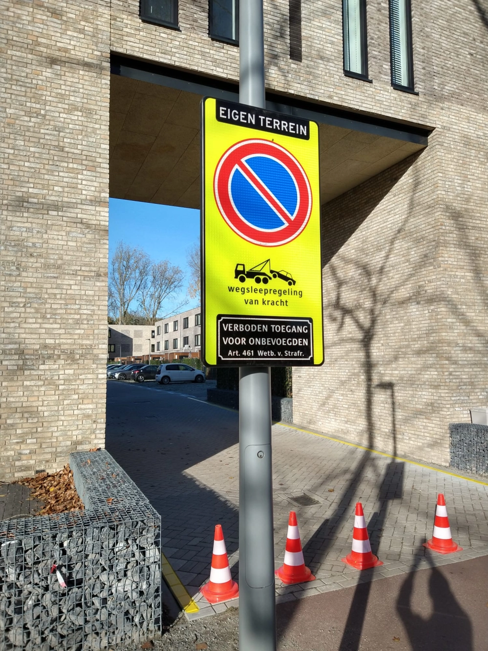Verkeersborden laten plaatsen en kopen Traffictotaal.nl