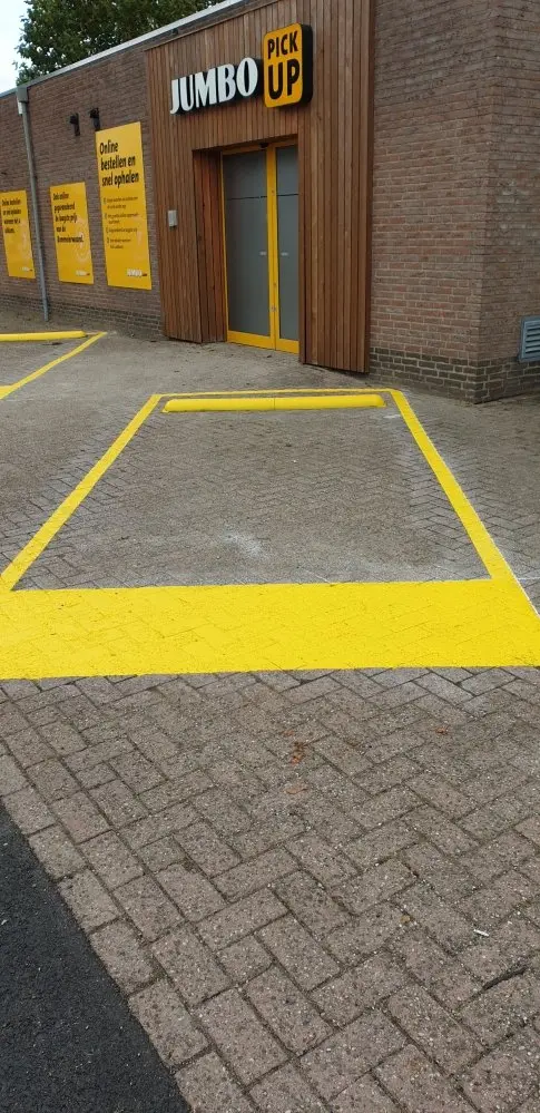 Parkeerplaats belijning - Parkeerplaats voor laden en lossen nodig Traffictotaal.nl