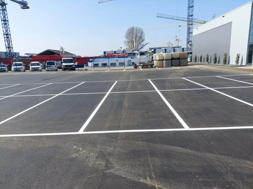 Parkeerplaatsen laten belijnen Traffictotaal.nl