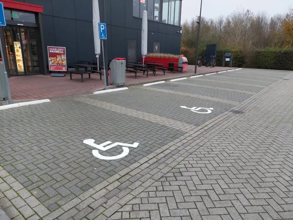 Spuitmallen (wegmarkering) - rolstoelmarkering-invalidemarkering-traffictotaal