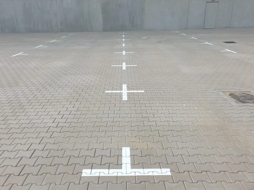 Parkeerplaats belijning - parkeerplaats-puntstukjes-Traffictotaal