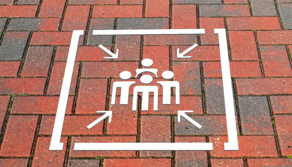 Spuitmallen sjabloon (wegmarkering) - verzamelplek logo wit op ondergrond Traffictotaal.nl